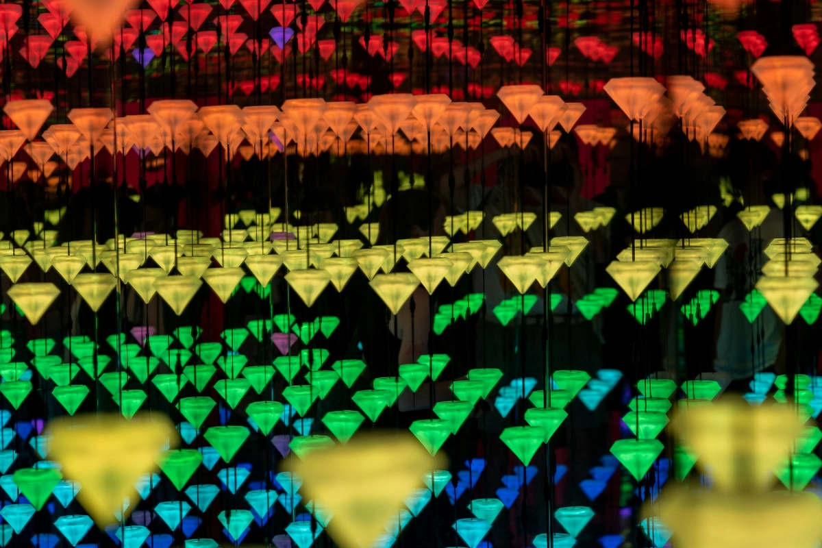 contemporary-art-lovers-in-amsterdam-moco-museum (3)