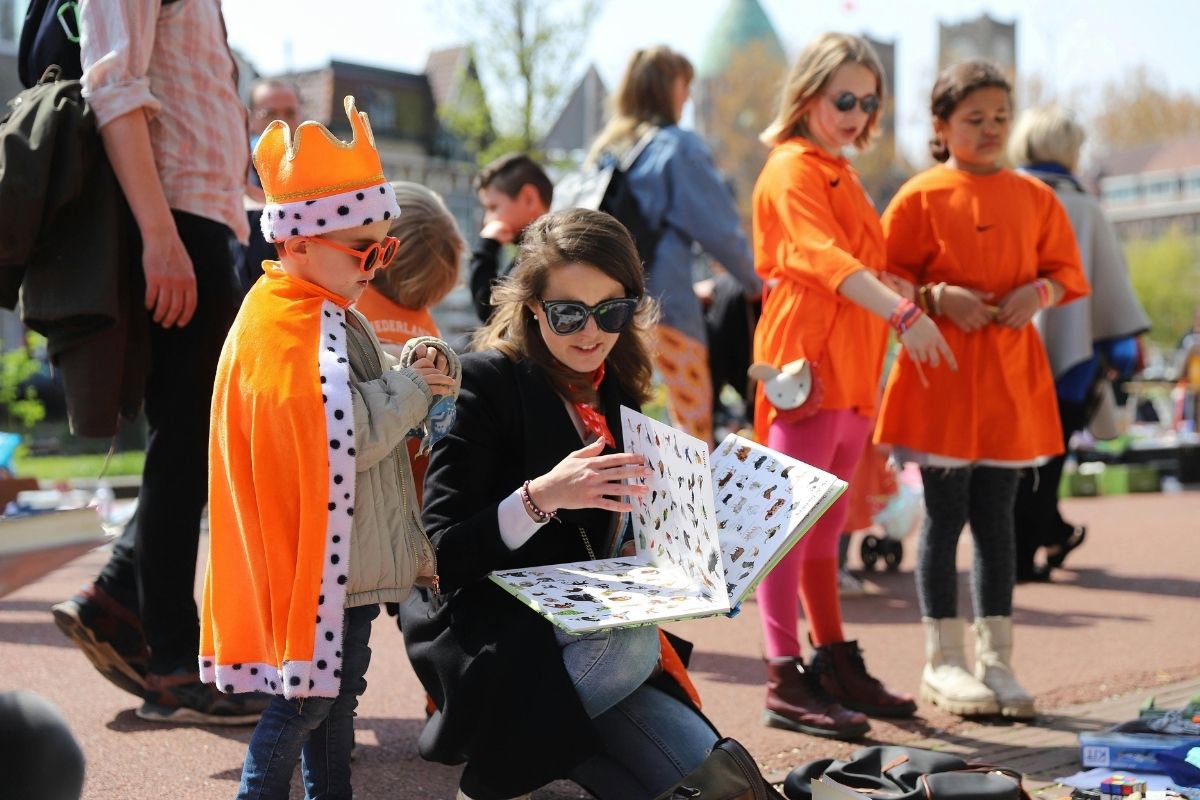 kingsday-in-amsterdam (2)