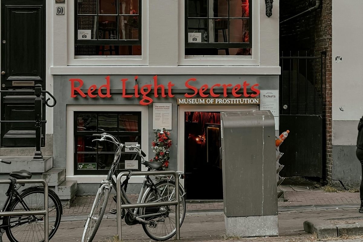 red-light-district-amsterdam